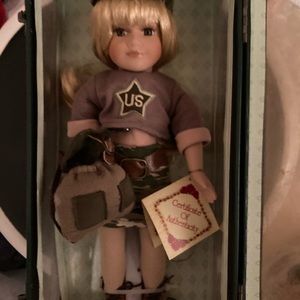 DAN DEE COLLECTORS CHOICE PORCELAIN DOLL LIMITED EDITION / ARMY CAMO COSTUME
